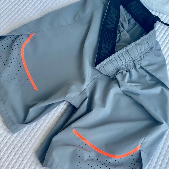 Men’s Nike Dri-FIT Running Shorts, Size Small, Grey, Orange - Picture 5 of 5